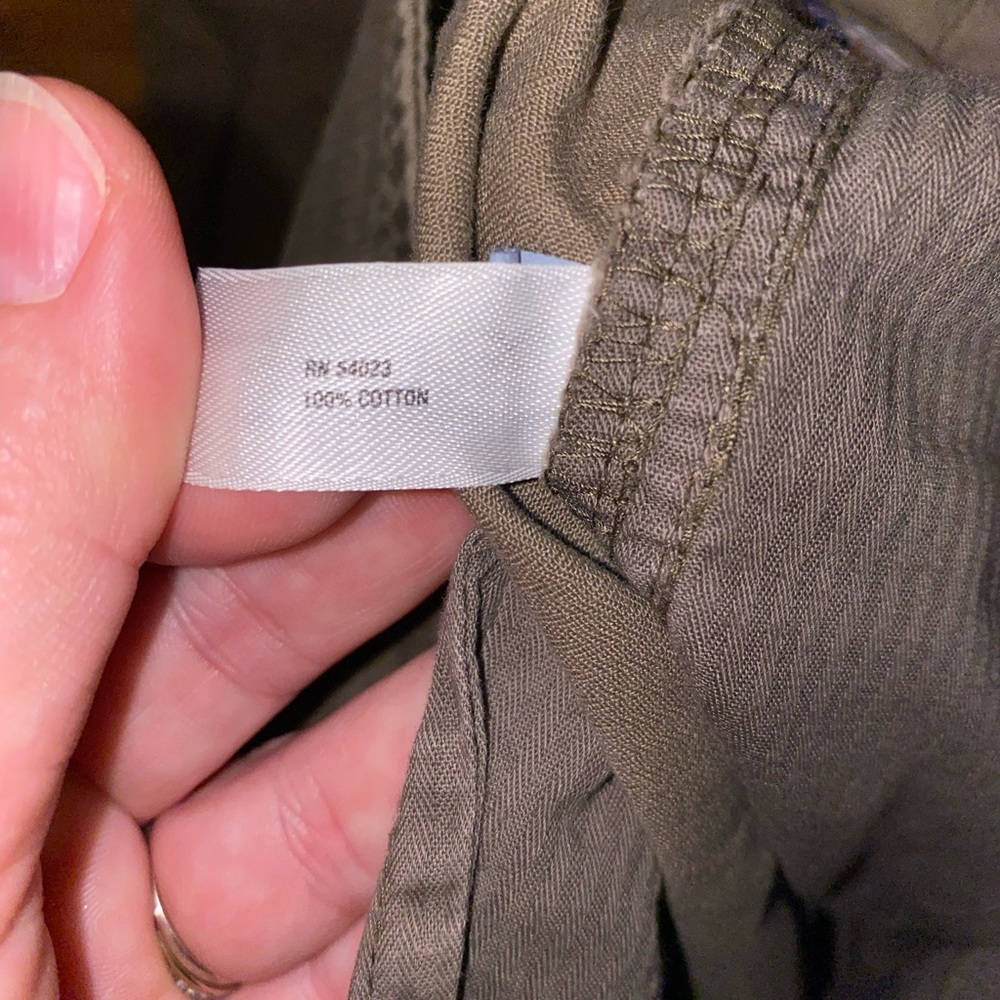 Gap Khaki Cargo Pant. Size 16 - Picture 4 of 6